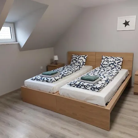 公寓 Vanda 巴拉通雷勒