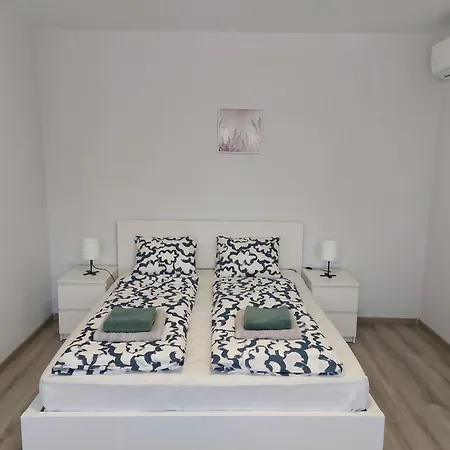 Apartment Vanda *